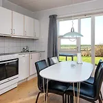 Modern Seaside Retreat - By Traum בית נופש Emmerlev