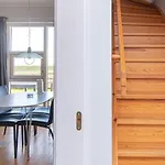 בית נופש Modern Seaside Retreat - By Traum Emmerlev