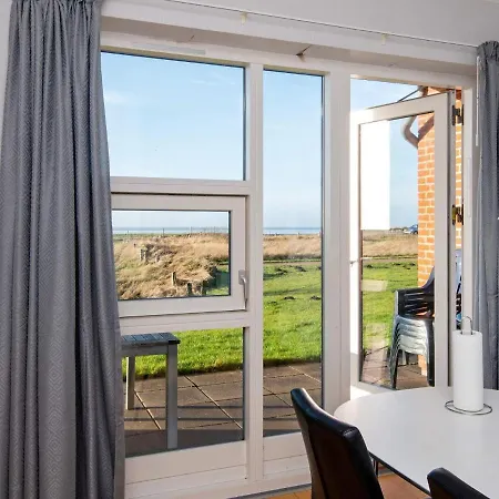 Modern Seaside Retreat - By Traum Emmerlev