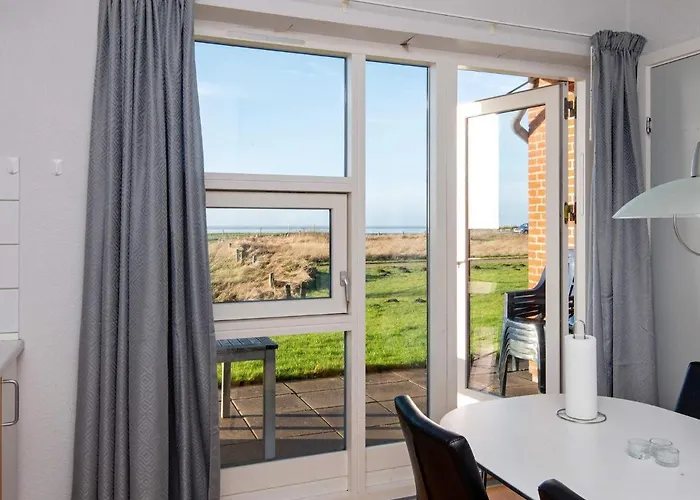 Modern Seaside Retreat - By Traum Emmerlev