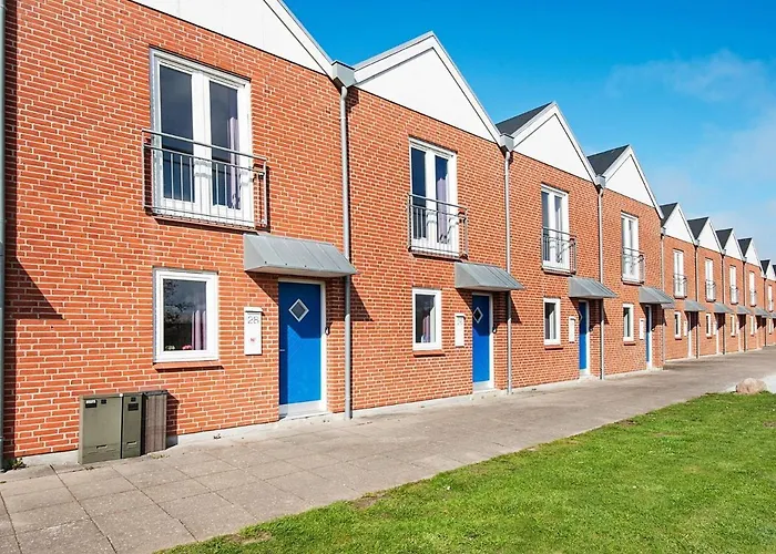 Modern Seaside Retreat - By Traum بيت للعطل *